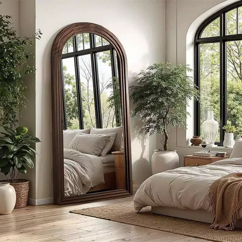 Specchio a figura intera marrone con cornice ad arco, cornice in metallo, autoportante/da parete, 1 persona