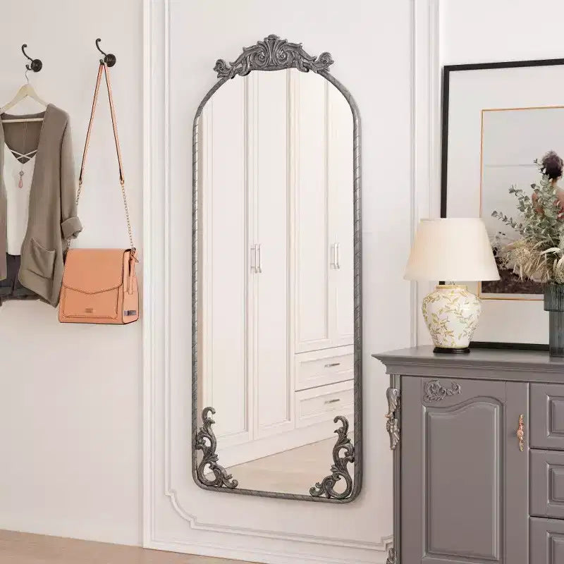 Specchio a parete a figura intera ad arco Argento / Argento anticato, 1 persona, 58" x 24"
