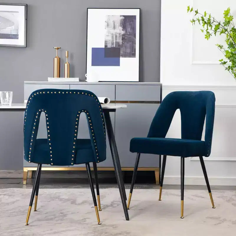 Sedia da pranzo rivestita in velluto nero con borchie decorative, senza braccioli, set da 2 (1 per sedia)