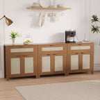 Madia in rovere caramello / rovere naturale con rattan – Credenza a 2 ante con ripiano regolabile e cassetto