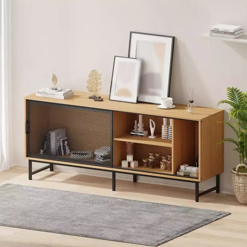 Mobile TV moderno per televisori fino a 65 pollici, mobiletto porta TV in legno da 160 cm con anta scorrevole in rete metallica, tavolino consolle per soggiorno e camera da letto