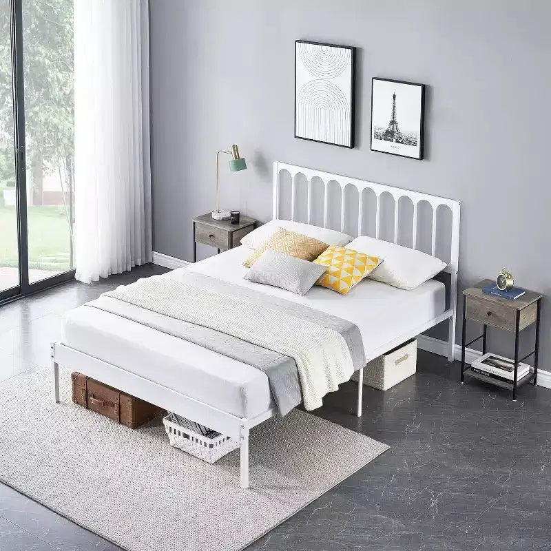 Struttura letto a piattaforma in metallo nero con testiera, Queen, 1–2 posti letto